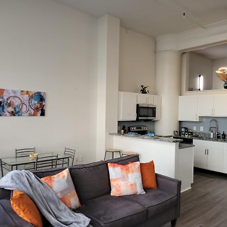 Free Parking! Downtown Lucas Oil- Conv Center Skywalk #3 Apartment Indianapolis Exterior photo
