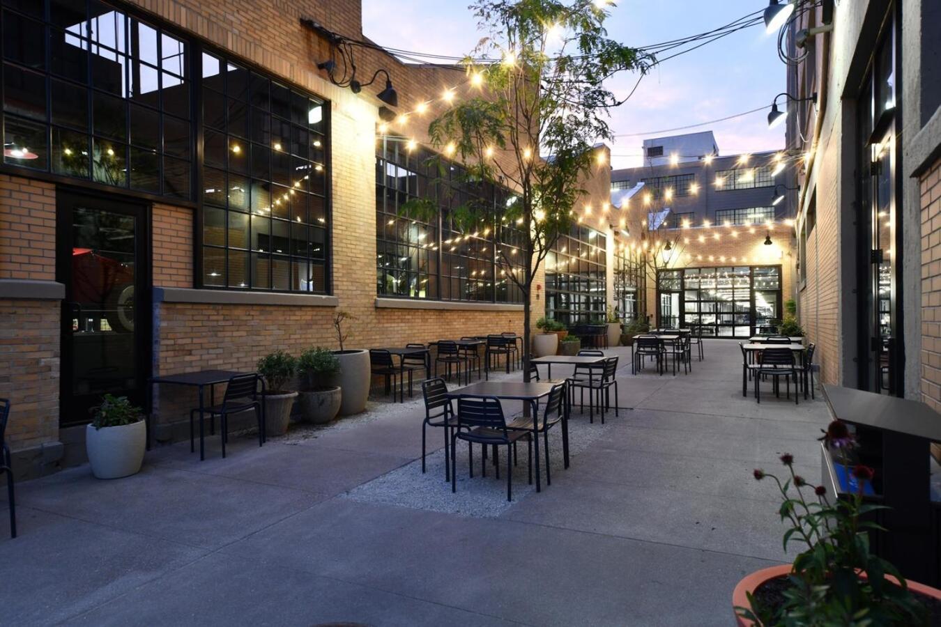 Free Parking! Downtown Lucas Oil- Conv Center Skywalk #3 Apartment Indianapolis Exterior photo